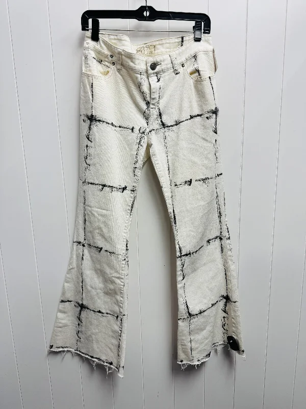 Sport-Inspired Gear Jeans Flared By Free People In White Denim, Size: 6