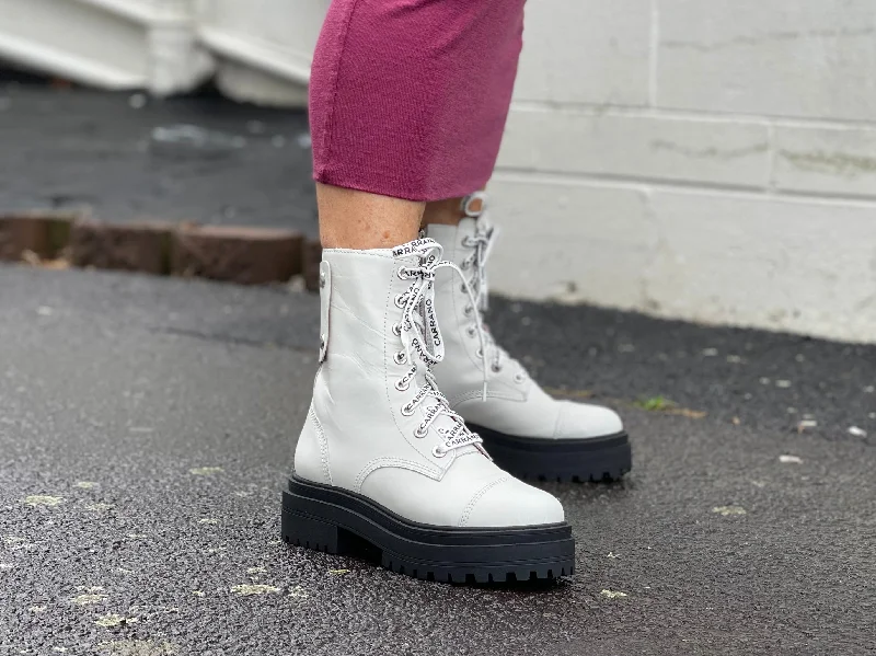 Classic Sneakers Carrano Carrie available in 3 colours