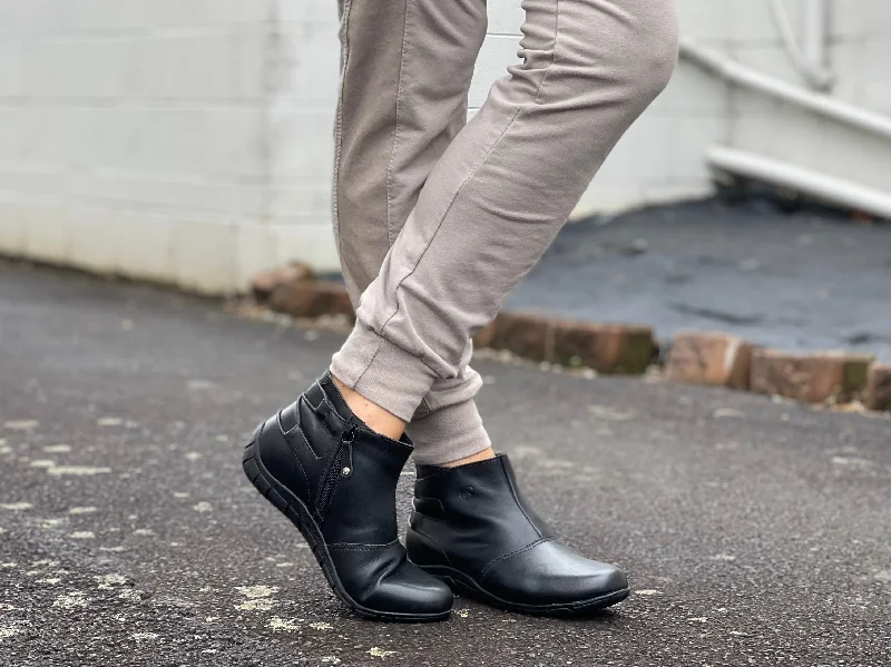 Summer Sneakers Andacco Anouk 2 available in 2 colours