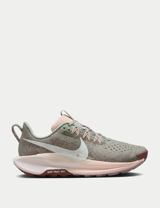 Cozy Walking Shoes Pegasus Trail 5 Shoes - Jade Horizon/Crimson Tint/Light Violet Ore/Sail