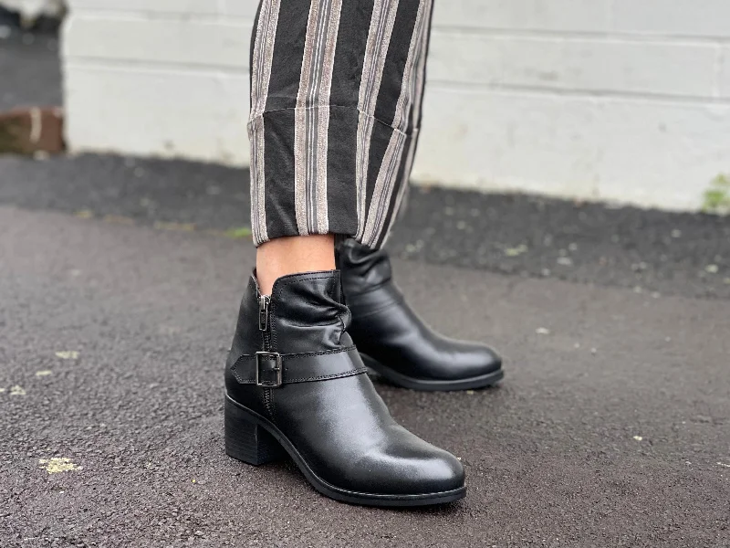 Relaxed Fit Shoes Via Nova Fitty available in 2 colours