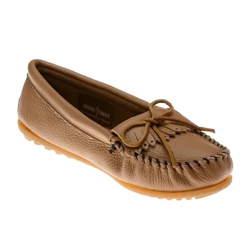 Outdoor Sneakers Women's Deerskin Kilty Moccasin In Mocha