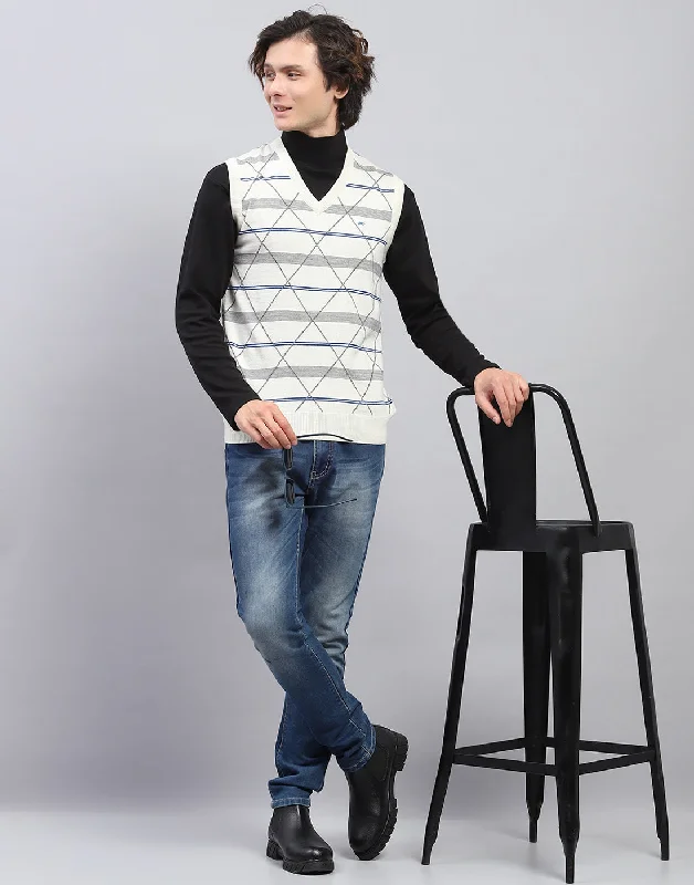 Relaxed Activewear Men Off White Self Design V Neck Sleeveless Sweater
