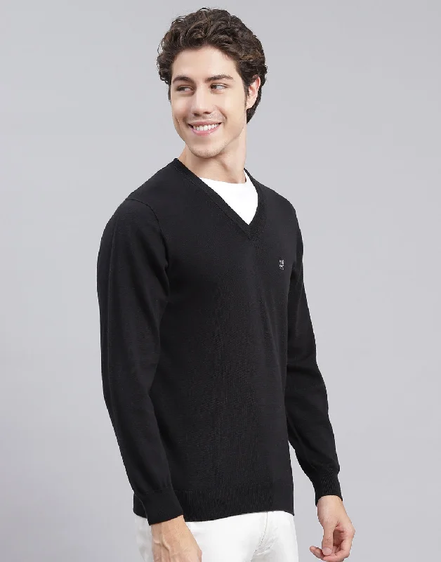 Cozy Sweatshirts Men Black Solid V Neck Full Sleeve Pullover