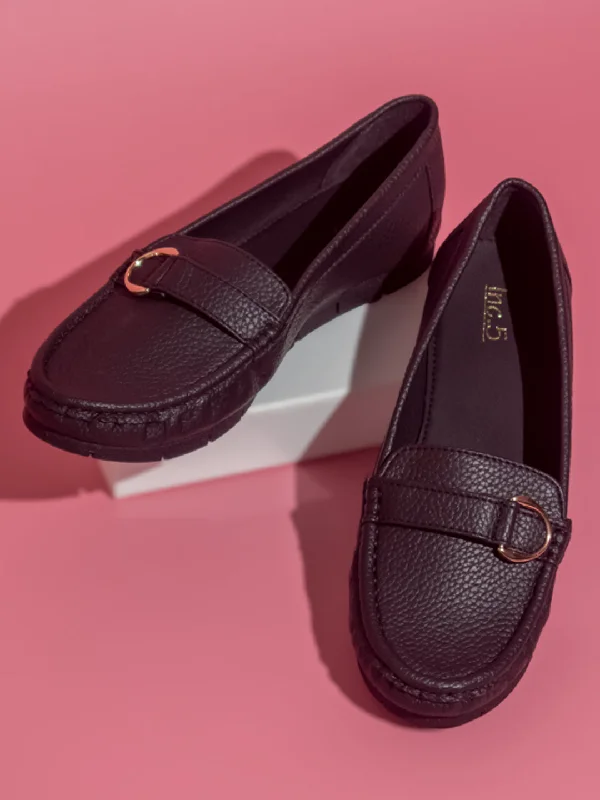 Flexible Sole Shoes Women Black Solid Flats Loafers