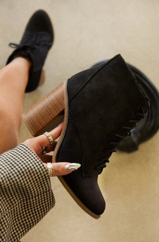 Elegant Footwear Fall Moment Lace Up Block Heel Ankle Boots - Black