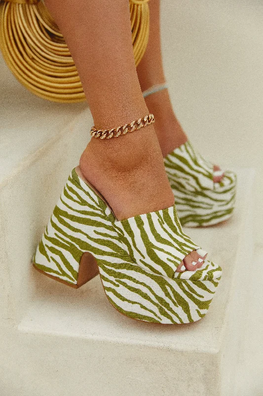 Modern Casual Shoes Still Your Best Chunky Platform Mules - Print