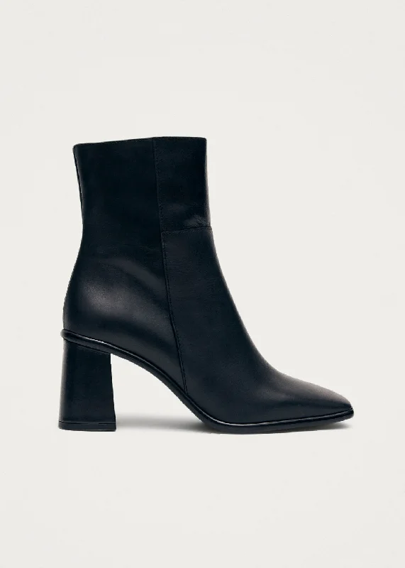 Relaxed Fit Shoes West Vintage Total Black Leather Ankle Boots