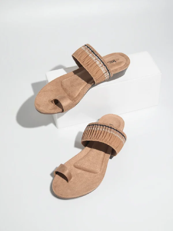 Chic Sneakers Women Beige-Coloured Textured One-Toe Wedge Heels