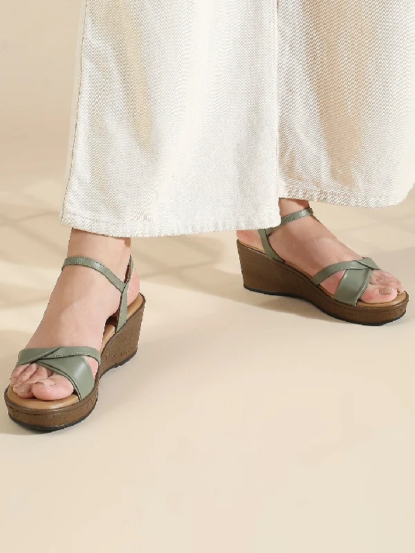 Streetwear Footwear Women Green Solid Wedge Heels With Buckles