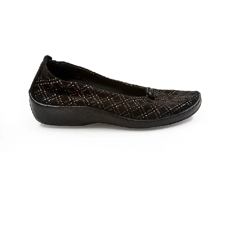 Travel-Friendly Shoes L14