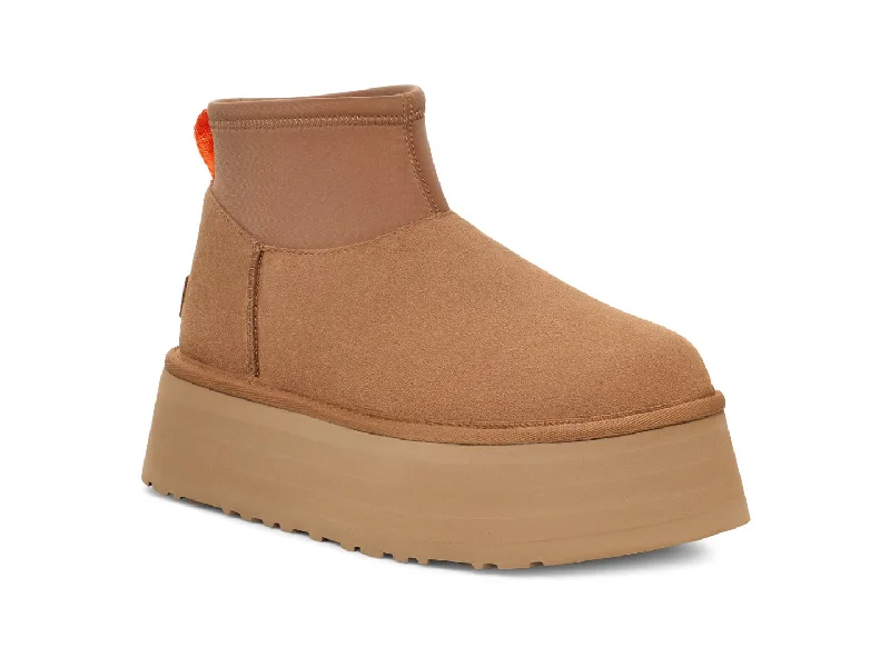 Trendy Slip-Ons Ugg: Classic Mini Dipper in Chestnut