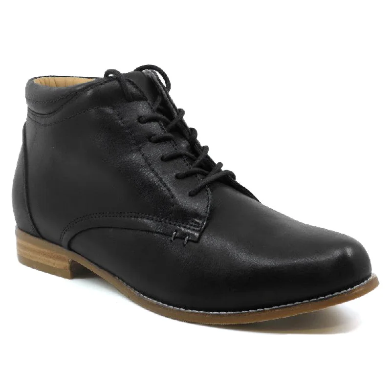 All-Season Footwear TRAE-XF